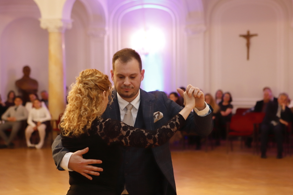 Tangó tanfolyam Buda - az eltérő vezetési stílusok