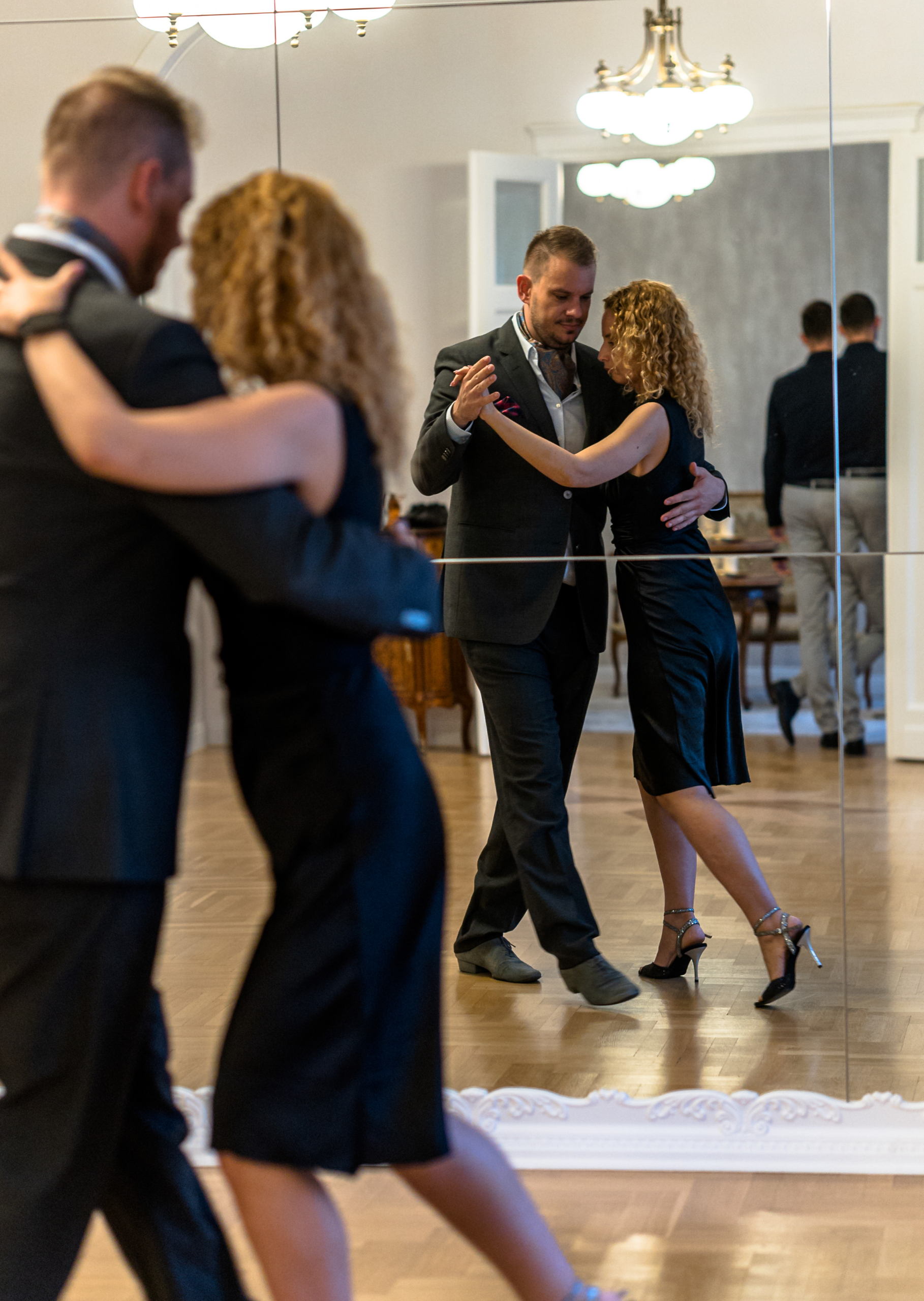_AHP9664 tangó tánc közben egy milonga során